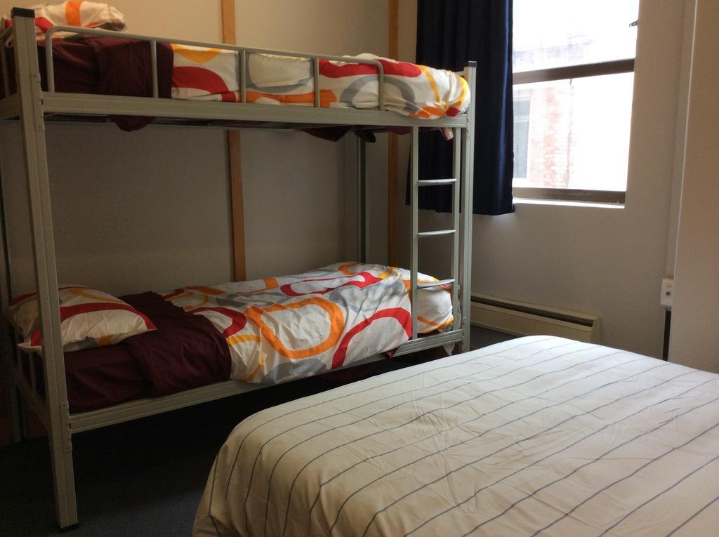 Wild Zebra Backpackers Hostel Wellington Room photo