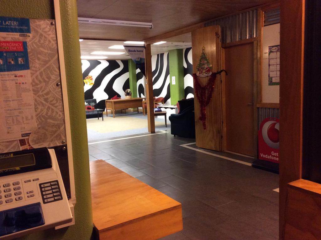 Wild Zebra Backpackers Hostel Wellington Exterior photo