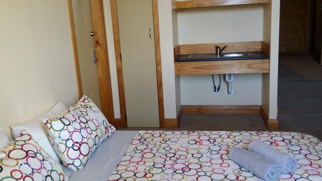 Wild Zebra Backpackers Hostel Wellington Room photo